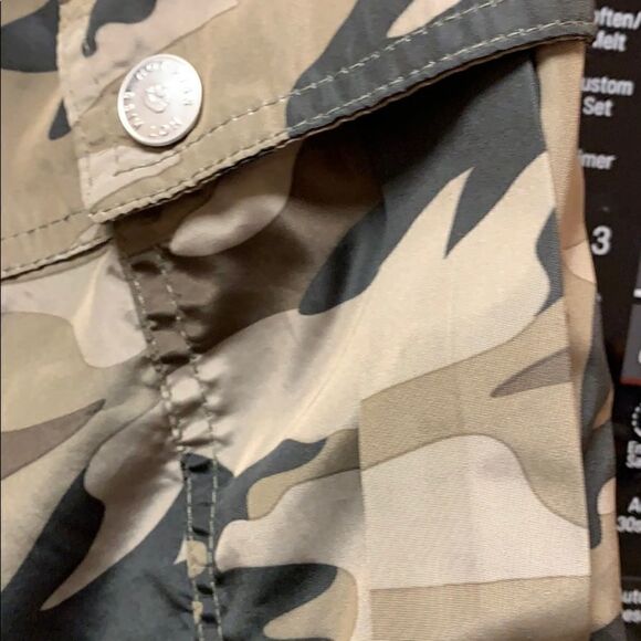 Hot Kiss Camo Pants - Picture 3 of 6